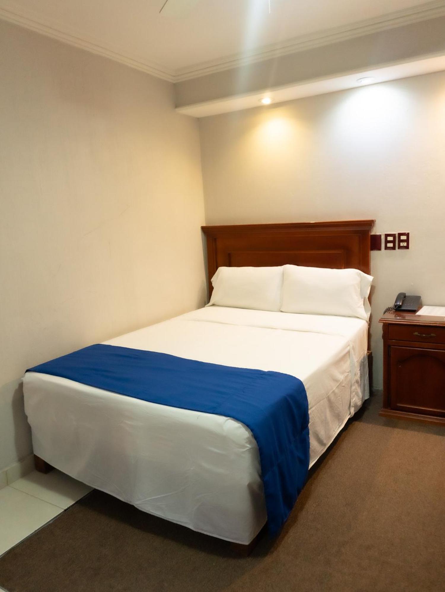 Hotel Real De La Barca Bagian luar foto
