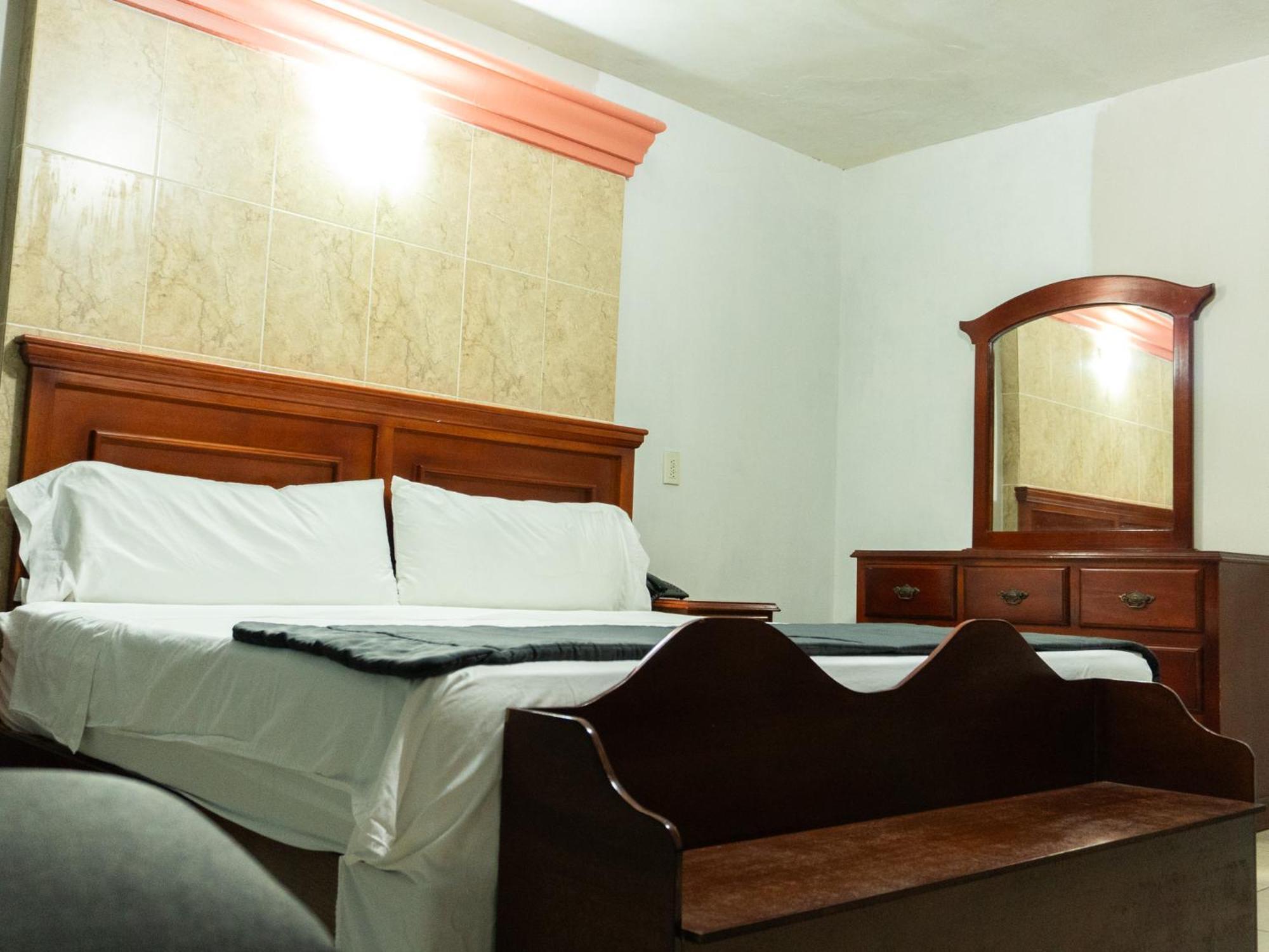 Hotel Real De La Barca Bagian luar foto
